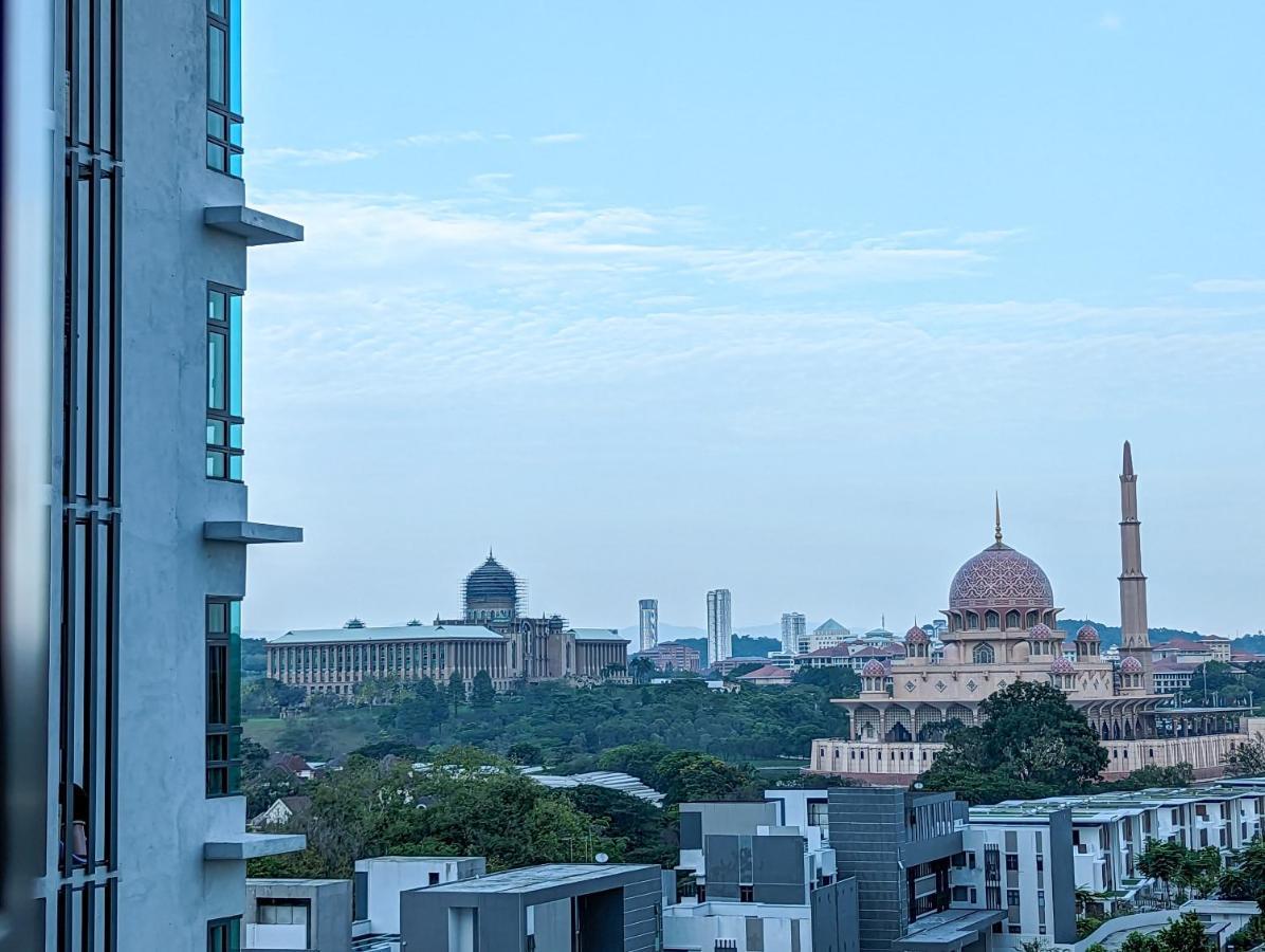 Az Homestay Putrajaya Ngoại thất bức ảnh